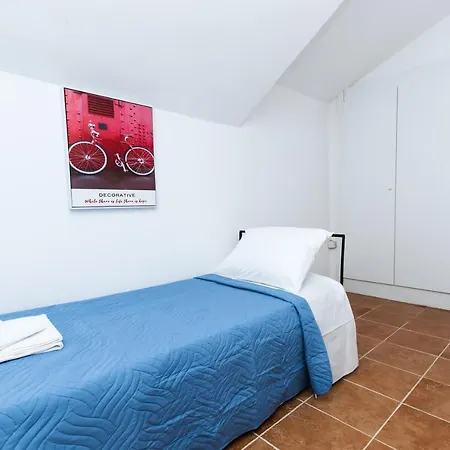 Mastabas Apartment *