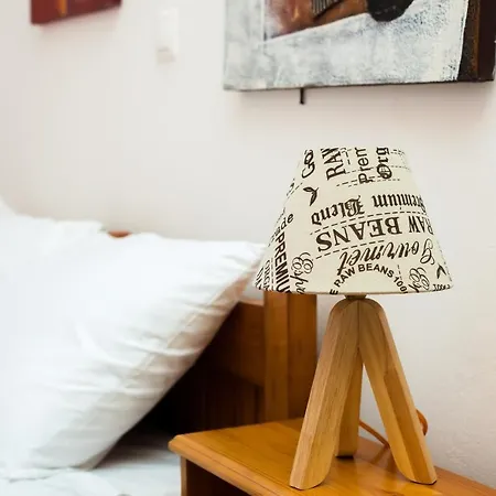 Mastabas アパート *